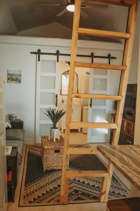 Agave Tiny House At Cactus Flower-Hot Tub-Pet Friendly-No Pet Fees! Albuquerque Bagian luar foto