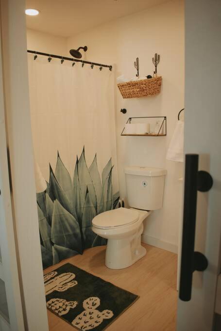 Agave Tiny House At Cactus Flower-Hot Tub-Pet Friendly-No Pet Fees! Albuquerque Bagian luar foto