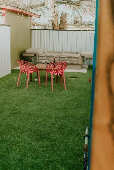 Agave Tiny House At Cactus Flower-Hot Tub-Pet Friendly-No Pet Fees! Albuquerque Bagian luar foto