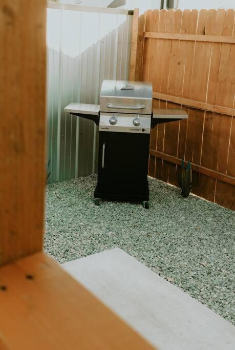Agave Tiny House At Cactus Flower-Hot Tub-Pet Friendly-No Pet Fees! Albuquerque Bagian luar foto
