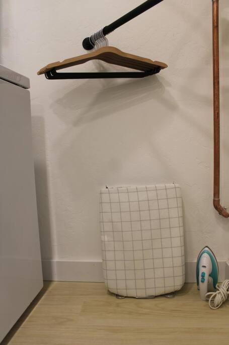 Agave Tiny House At Cactus Flower-Hot Tub-Pet Friendly-No Pet Fees! Albuquerque Bagian luar foto